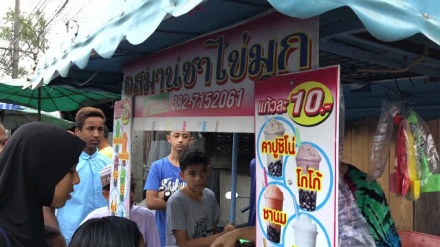 ตลาดรอมฎอนแม่สอดคึกคัก