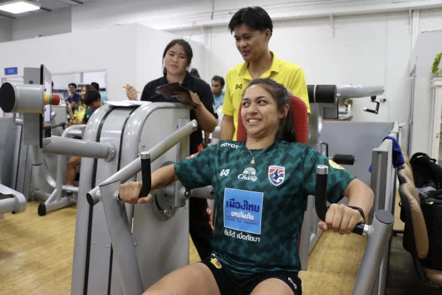 "ชบาแก้ว" เทสฟิตก่อนบอลโลก มาดามแป้งเผยมีผลต่อการตัดตัว