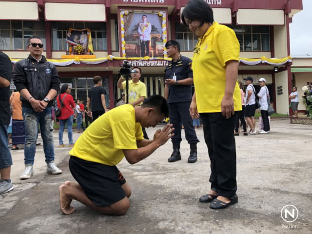 ปล่อยตัว "ไผ่ ดาวดิน" ญาติรอต้อนรับแน่น