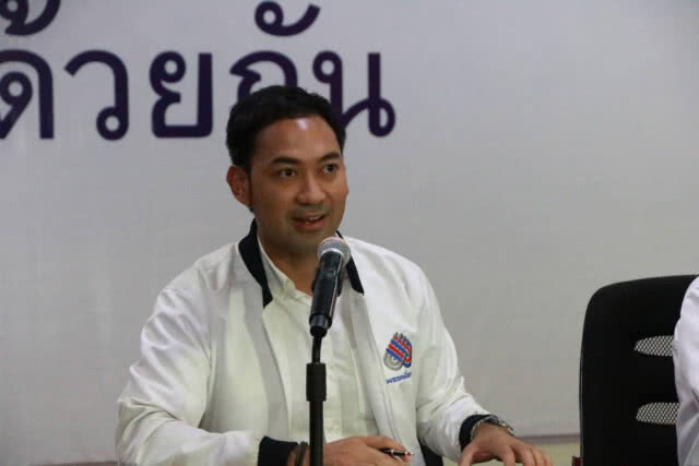 รองโฆษกฯ เพื่อชาติ ลุ้นอภิสิทธิ์ อนุทิน ยืนข้าง ปชช.ช่วยฝั่ง ปชต.ต้านเผด็จการ ปิดสวิตช์ สว.