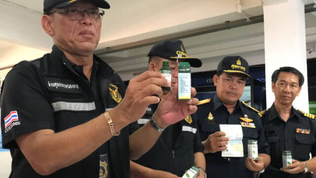 จับหนุ่มลาวขนน้ำมันกัญชาเข้าไทย