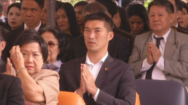 "ธนาธร"อุบเจรจาจัดขั้วที่​ 3 ตั้งรัฐบาล​ อ้างอยู่ในขั้นตอนเจรจา​