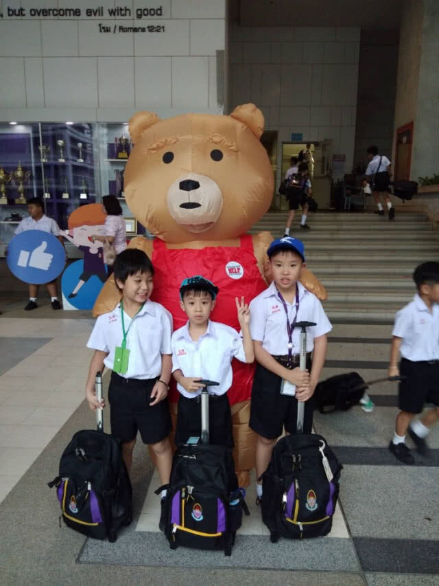 กรุงเทพคริสเตียน ยิ้มรับเปิดเทอม ครูแต่ง "ซุปเปอร์ฮีโร่"