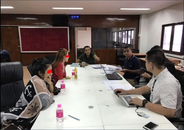 เรียก 2 สาวไลฟ์สยิว คู่  ปู่มหามุนี - ลุงโทนี่ สอบปากคำ