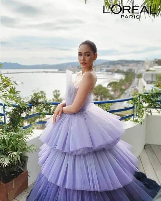 ม่วงมากแม่! "ชมพู่" ยืนหนึ่ง เปิดฉากพรมแดงเมืองคานส์วันแรก