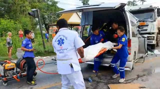 เศร้า!! รถตู้แฟนคลับสโมสรการท่าเรือ เอฟซี ประสบอุบัติเหตุ ตาย5 เจ็บ3