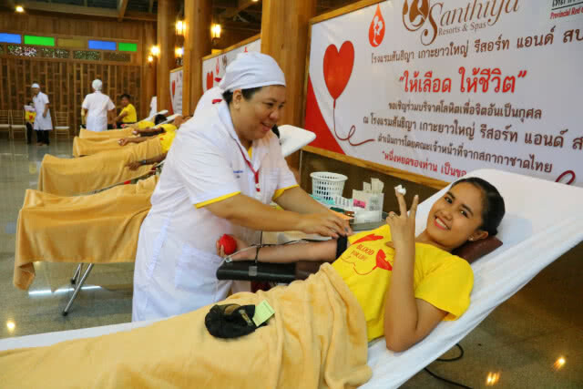 ผู้บริหารโรงแรมใจบุญ พาพนักงานบริจาคเลือด