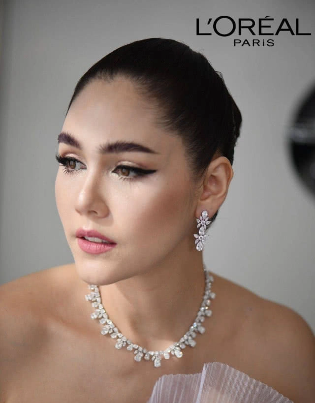 ม่วงมากแม่! "ชมพู่" ยืนหนึ่ง เปิดฉากพรมแดงเมืองคานส์วันแรก