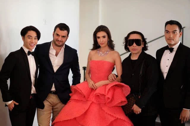 "ริต้า" ทุ่งลาเวนเดอร์ โผล่พรมแดงที่เมืองคานส์ ได้ซีนไปเต็มๆ