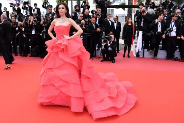 "ริต้า" ทุ่งลาเวนเดอร์ โผล่พรมแดงที่เมืองคานส์ ได้ซีนไปเต็มๆ