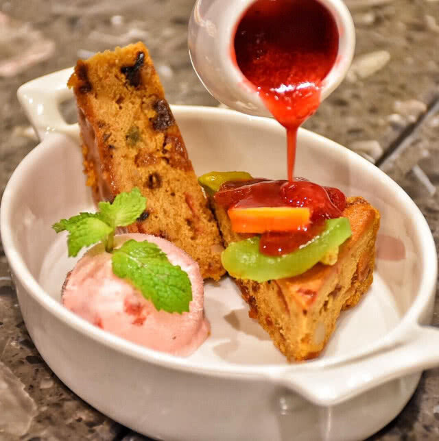 อร่อยปักหมุด : สีฟ้า ตำนานร้านอาหาร สำหรับทุกคนในครอบครัว สาขาใหม่ ที่ The market ชั้น 3