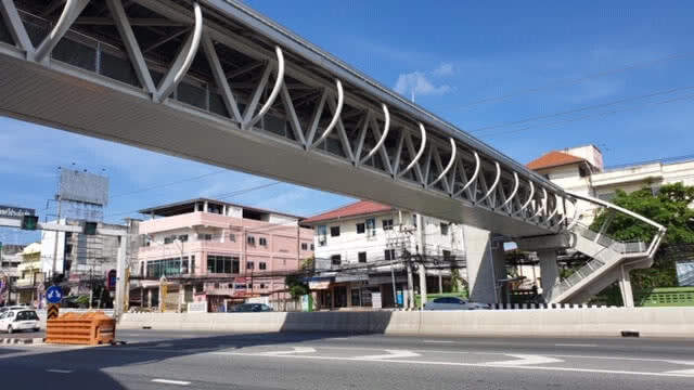 เปิดใช้แล้ว! สะพานลอยเพื่อผู้พิการ