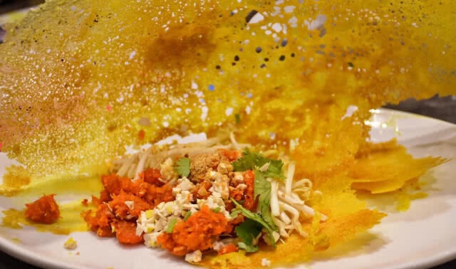 อร่อยปักหมุด : สีฟ้า ตำนานร้านอาหาร สำหรับทุกคนในครอบครัว สาขาใหม่ ที่ The market ชั้น 3