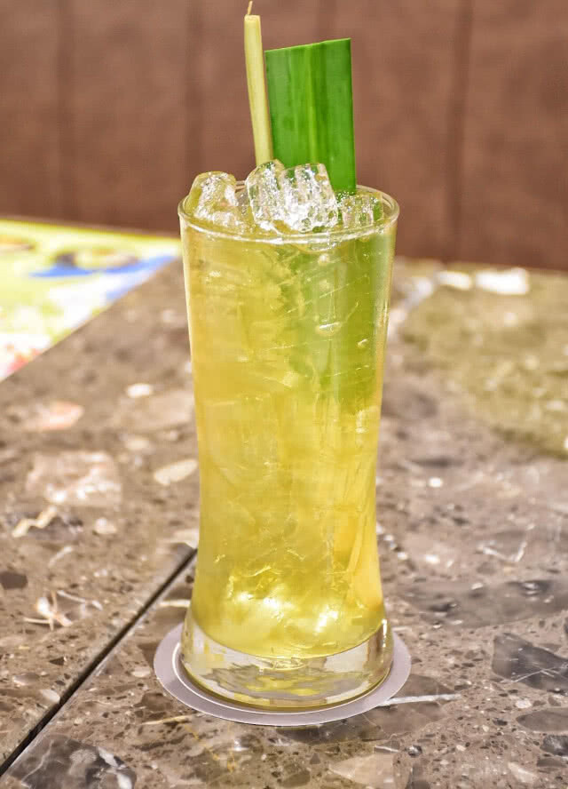 อร่อยปักหมุด : สีฟ้า ตำนานร้านอาหาร สำหรับทุกคนในครอบครัว สาขาใหม่ ที่ The market ชั้น 3