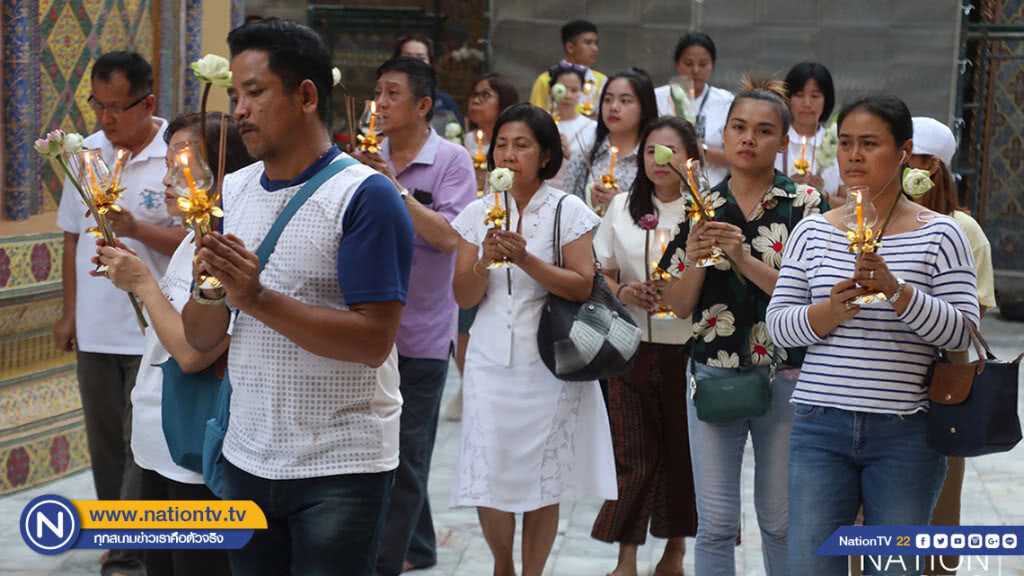 พุทธศาสนิกชน เวียนเทียน ที่วัดราชบพิธสถิตมหาสีมารามราชวรวิหาร พุทธศาสนิกชน เวียนเทียน ที่วัดราชบพิธสถิตมหาสีมารามราชวรวิหาร