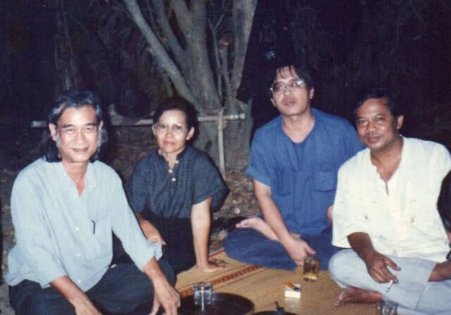 "สุชาติ-เนาวรัตน์"  ประชาธิปไตยบนเส้นขนาน