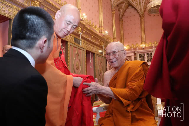 พระสงฆ์จากจีน เข้ากราบถวายสักการะสมเด็จพระสังฆราช