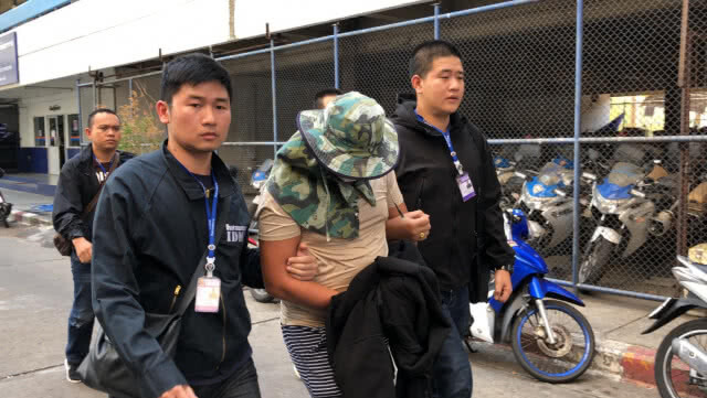 รวบ "โทนี่ บุหรี่ทำเอง" ร่วมแพร่คลิปอนาจารไลฟ์สดกับปู่มหามุนี