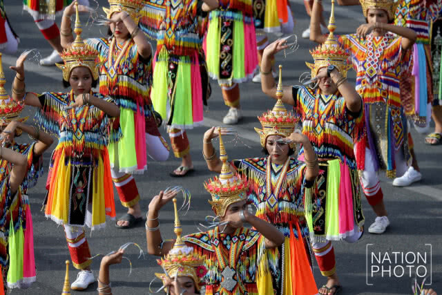 ตระการตา! มโนราห์สงขลา 800 ชีวิต ร่วมมหรสพสมโภช รัชกาลที่ 10