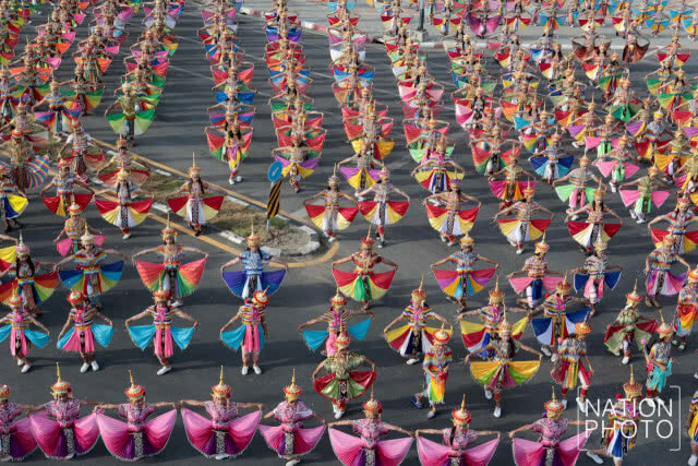 ตระการตา! มโนราห์สงขลา 800 ชีวิต ร่วมมหรสพสมโภช รัชกาลที่ 10