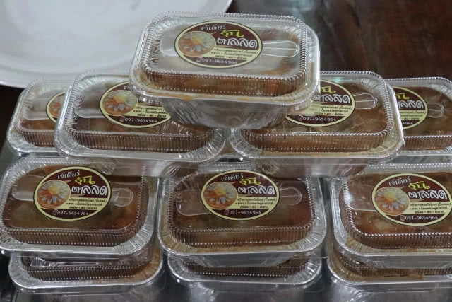 "ขนมหม้อแกงลอนตาลสด" ของดี อ.วัดโบสถ์ขายดีในตลาดออนไลน์