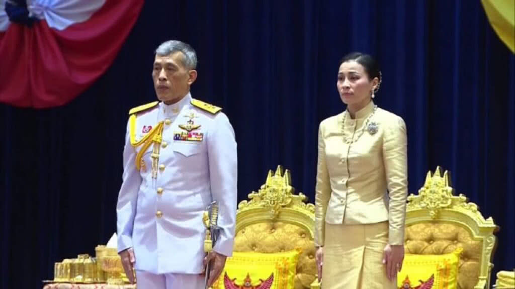 เสด็จเปิดประชุมรัฐสภา เสด็จเปิดประชุมรัฐสภา