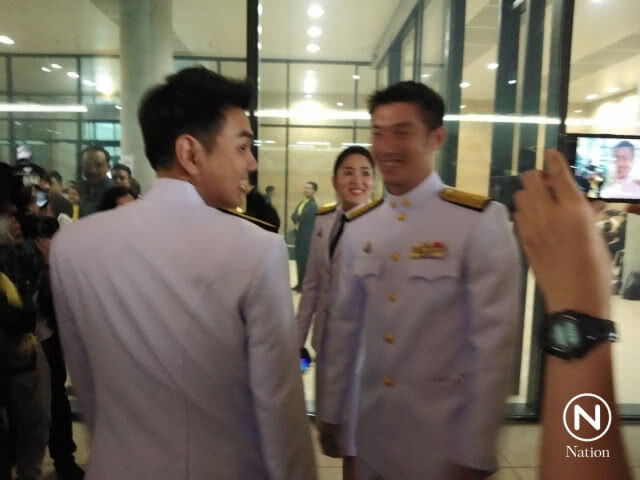 "ธนาธร-มิ่งขวัญ" มาแล้ว