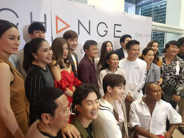 ใบเฟิร์น-พุฒ นำทีมบวงสรวงละครใบไม้ที่ปลิดปลิว
