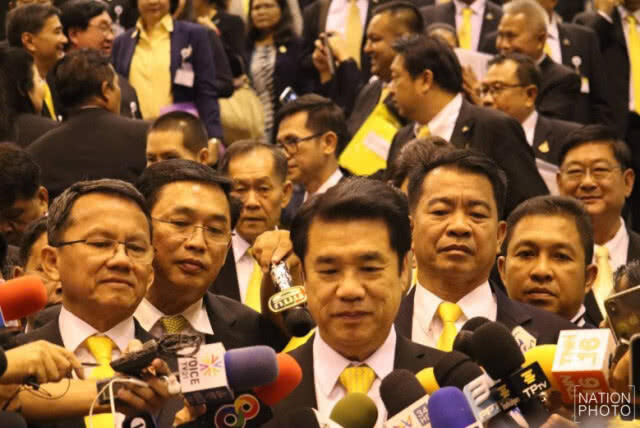 "สุริยะ" พอใจผลโหวต "ชวน" นั่งประธานสภาฯ ยอมรับมีปัญหาภายใน