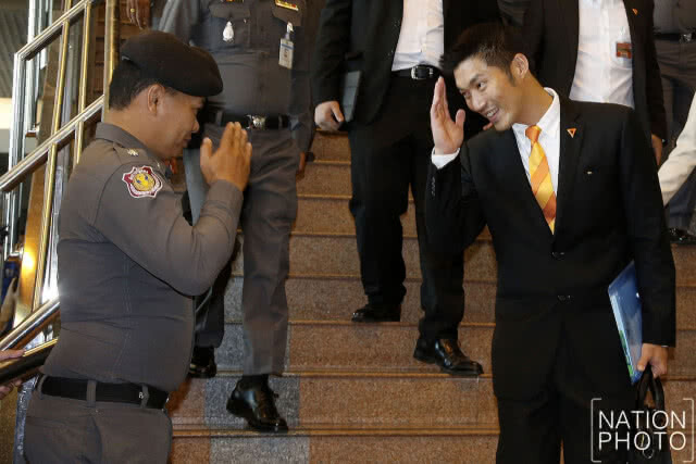 "ธนาธร" ไม่เสียใจ ยุติปฏิบัติหน้าที่ ส.ส.รอศาลรัฐธรรมนูญมีคำวินิจฉัย
