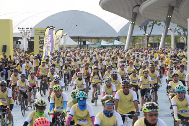 5 ,000 คนร่วมประวัติศาสตร์ปั่นจักรยานเทิดพระเกียรติมหามงคลฯ