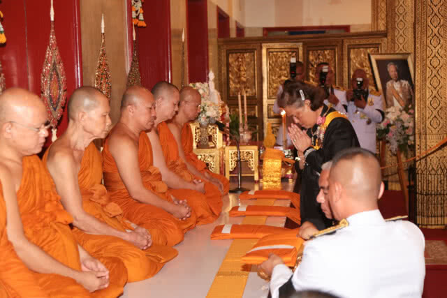 กรมสมเด็จพระเทพฯ เสด็จพระราชทานน้ำหลวงอาบศพ พล.อ.เปรม