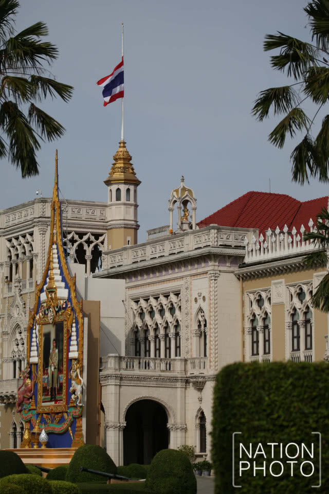 หน่วยงานรัฐลดธงลงครึ่งเสา ไว้อาลัย พลเอก เปรม ติณสูลานนท์