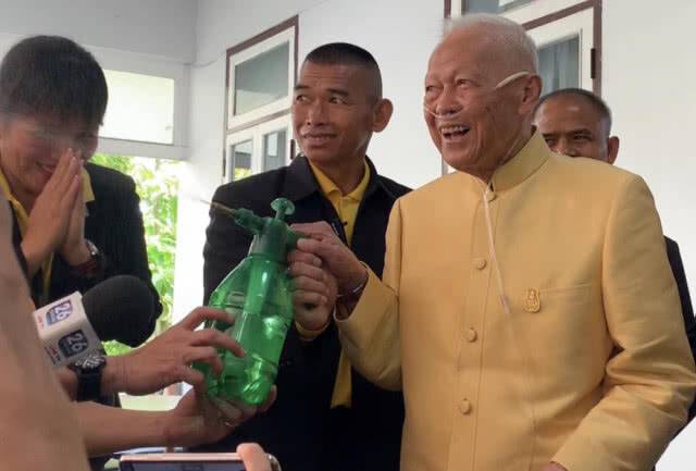 ทหารคนสนิท ป๋าเปรม พร้อมเดินหน้าทำโครงการช่วยคนจน ตามคำสั่งป๋า