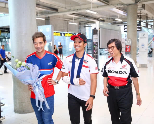 "ก้อง"สมเกียรติ กลับถึงไทย-  พักฟื้นหลังผ่าตัด2 สัปดาห์