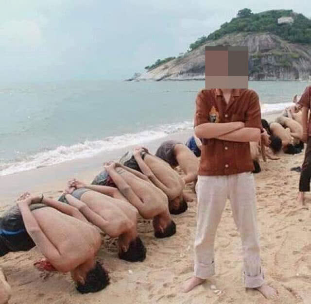 ดราม่า เพจดังเผยภาพรับน้อง รุ่นพี่ให้น้องเอาหัวปักพื้นริมหาด