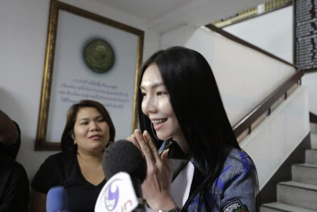เจรจา 5 ชม.จบลงด้วยดีทหาร-สาวคู่กรณี