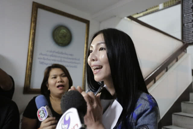 เจรจา 5 ชม.จบลงด้วยดีทหาร-สาวคู่กรณี