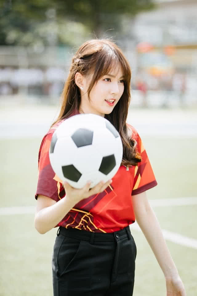 โอตะ ร่วมยินดี "ออม BNK48" คว้าเกียรตินิยมอันดับ1