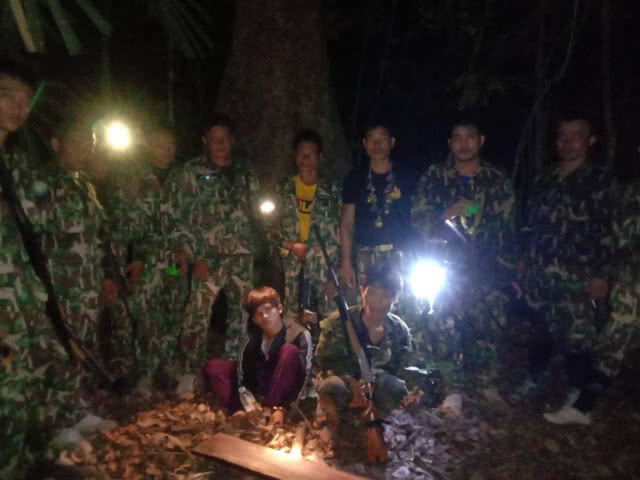 จับกุม​ 2​ คนร้ายลอบขนไม้พะยูงแปรรูปกลางป่าหนองกระพ้อ