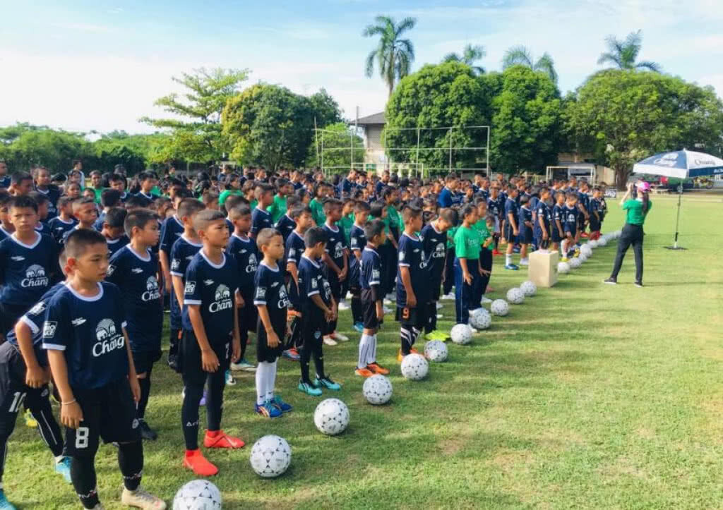 "ช้าง" เปิดฟรีคลินิกลูกหนัง "ช้าง โมบาย ฟุตบอล คลินิก" จ.ราชบุรี