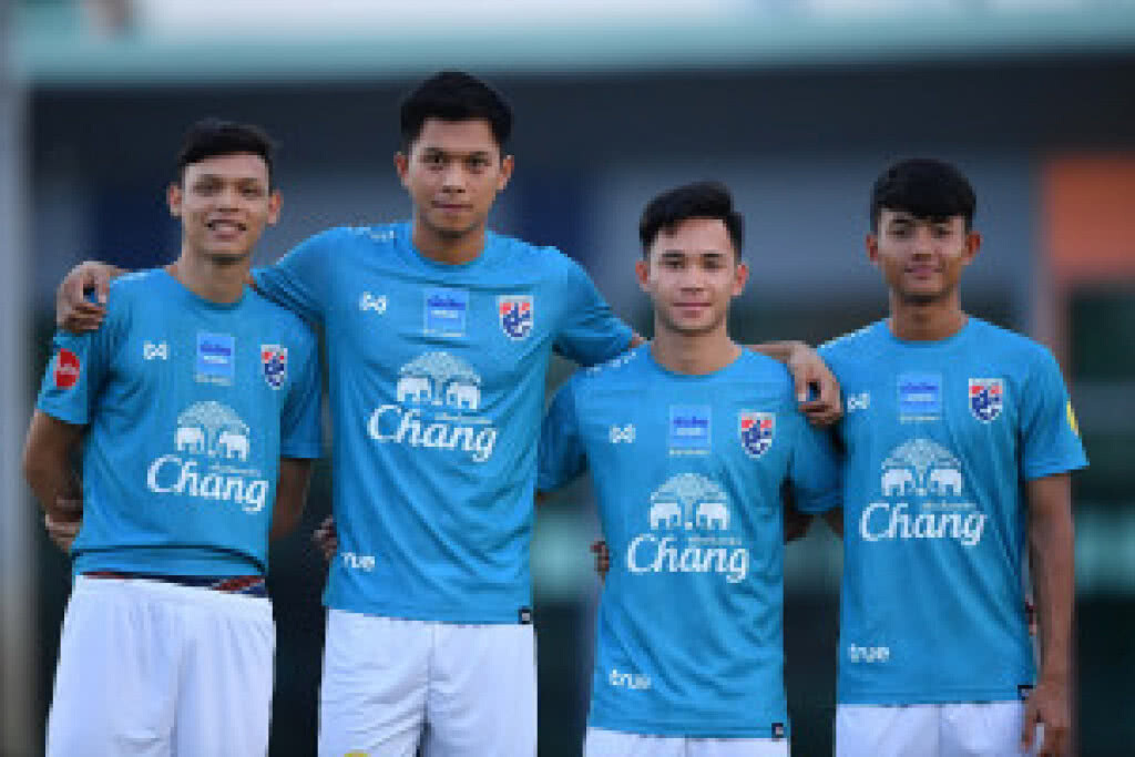 4 ผู้เล่นจากบุรีรัมย์ ตามสมทบทัพช้างศึก 4 ผู้เล่นจากบุรีรัมย์ ตามสมทบทัพช้างศึก