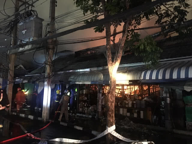 สรุปเหตุเพลิงไหม้ตลาดนัดสวนจัตุจักร พบร้านค้าได้รับความเสียหาย 120 ห้อง