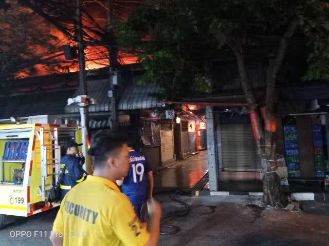 สรุปเหตุเพลิงไหม้ตลาดนัดสวนจัตุจักร พบร้านค้าได้รับความเสียหาย 120 ห้อง