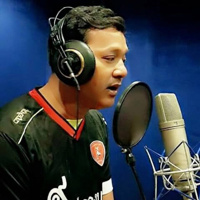"เชิด ร็อคแสลง" เจ้าของเพลงดัง "มอเตอร์ไซค์ฮ่าง" เสียชีวิตแล้ว
