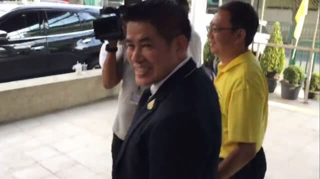 "ธรรมนัส" โผล่ดื่มกาแฟ ปชป. ยัน "ไม่มีนัยยะทางการเมือง"
