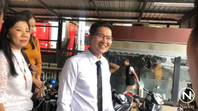 "มงคลกิตติ์" เข้าพบ ตร.ถามความคืบหน้าคดี "จ่านิว"