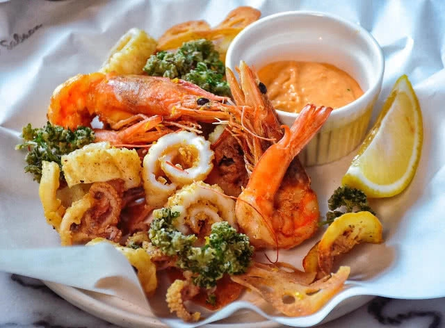 อร่อยปักหมุด : Pink Salmon Eatery & Bar ร้านอาหารสไตล์คาเฟ่ เมนูเด็ดอร่อย พัทยา-นาเกลือ ชลบุรี