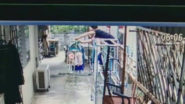 นำภาพวงจรปิด แจ้งจับคนร้ายลักชุดชั้นในซ้ำซาก!!