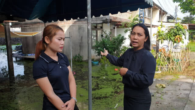 โวย! หมู่บ้านจัดสรร ถมที่ทับทางน้ำ บ้านพักราชการถูกท่วมอ่วม